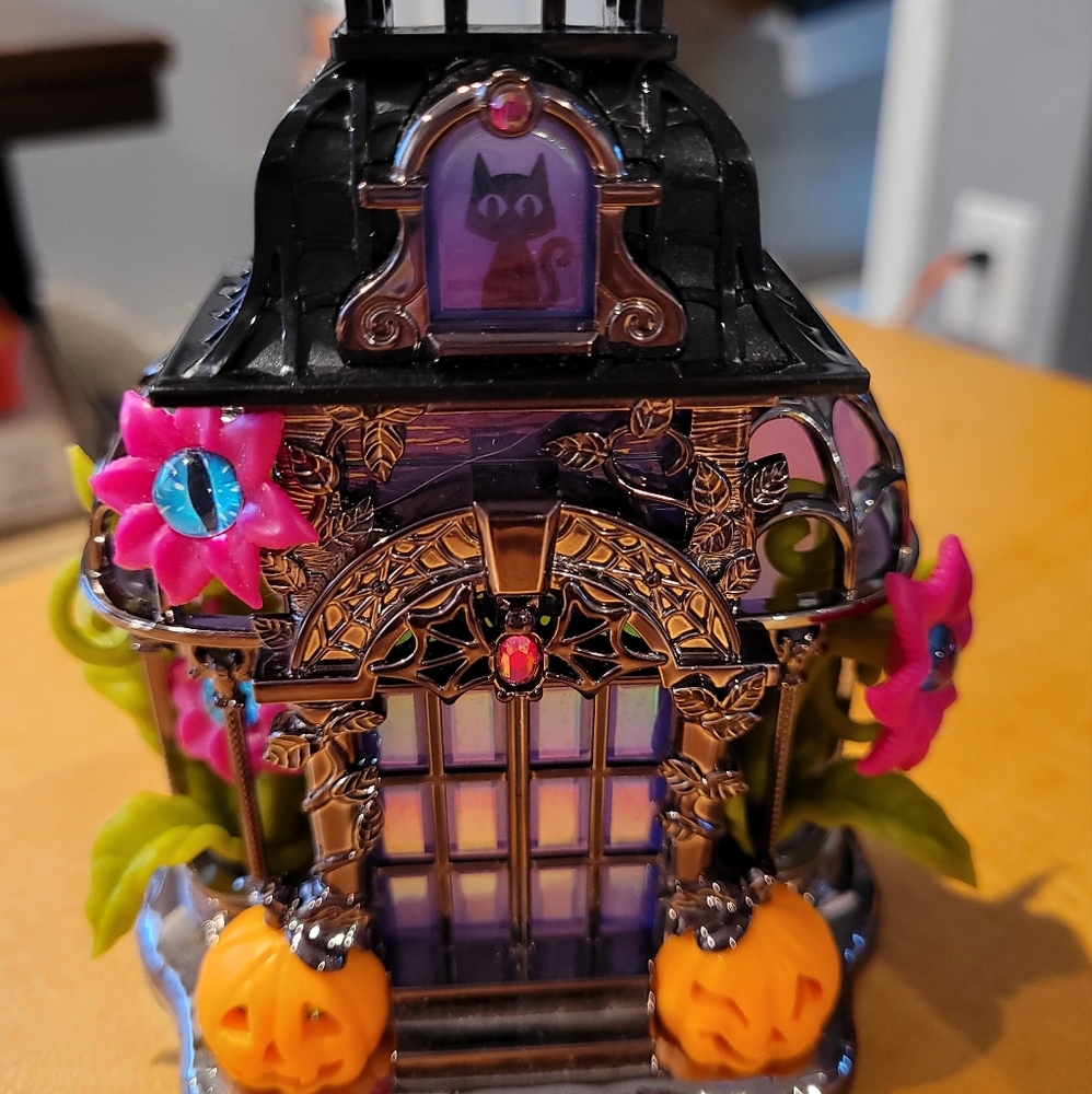 Bath and Body Works haunted house wall flower plug